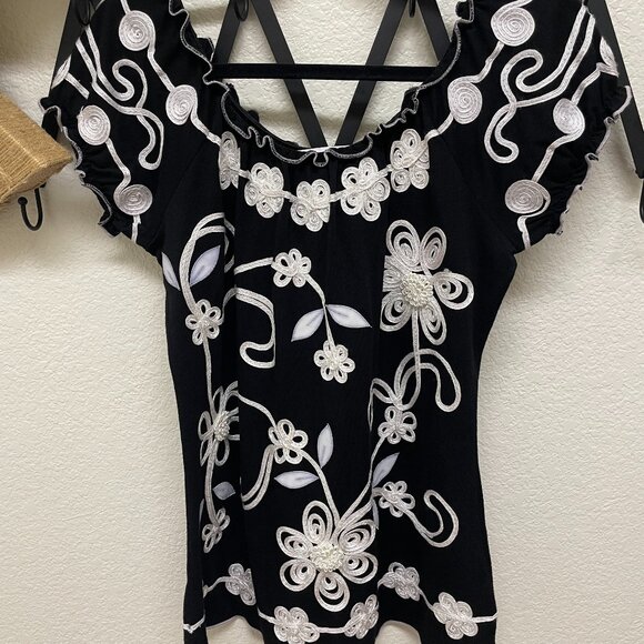 Lauren Michelle Embroidered Short Sleeve Black/White Embroidery, Shirt Small - Picture 1 of 6